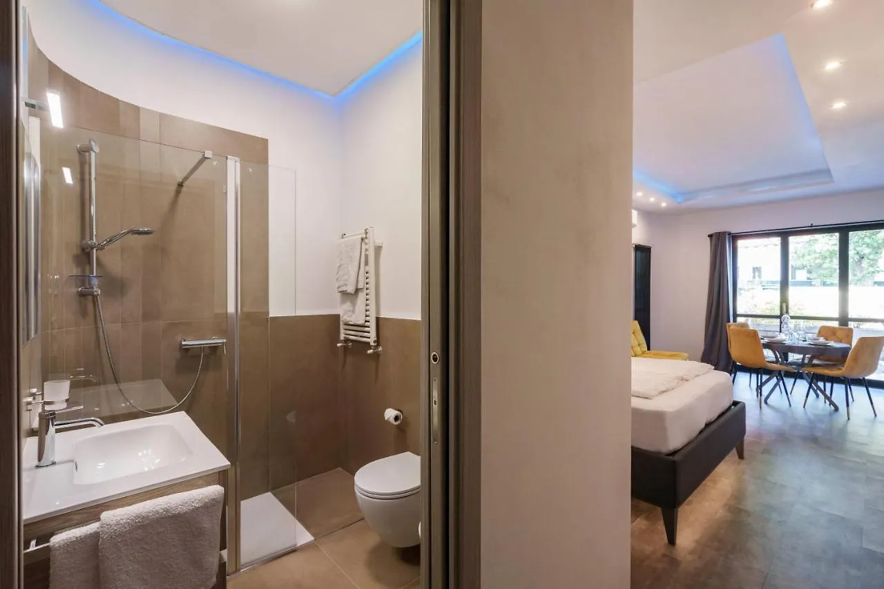 Lake Apartment Primea 西尔米奥奈 0*,