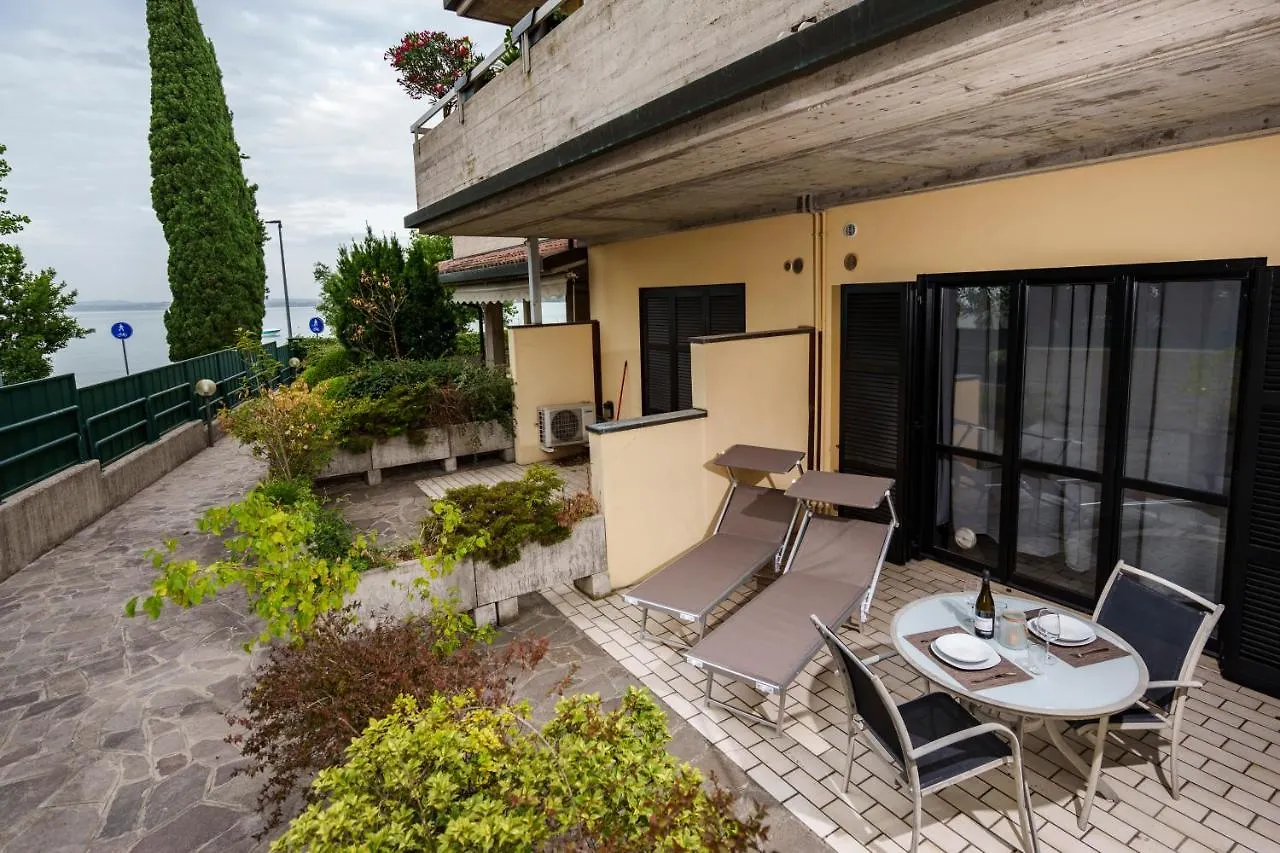 Lake Apartment Primea 西尔米奥奈